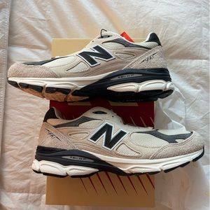 New Balance Brand New- Never Worn - Terry Santis x 990v3 Moonbeam. Size 9